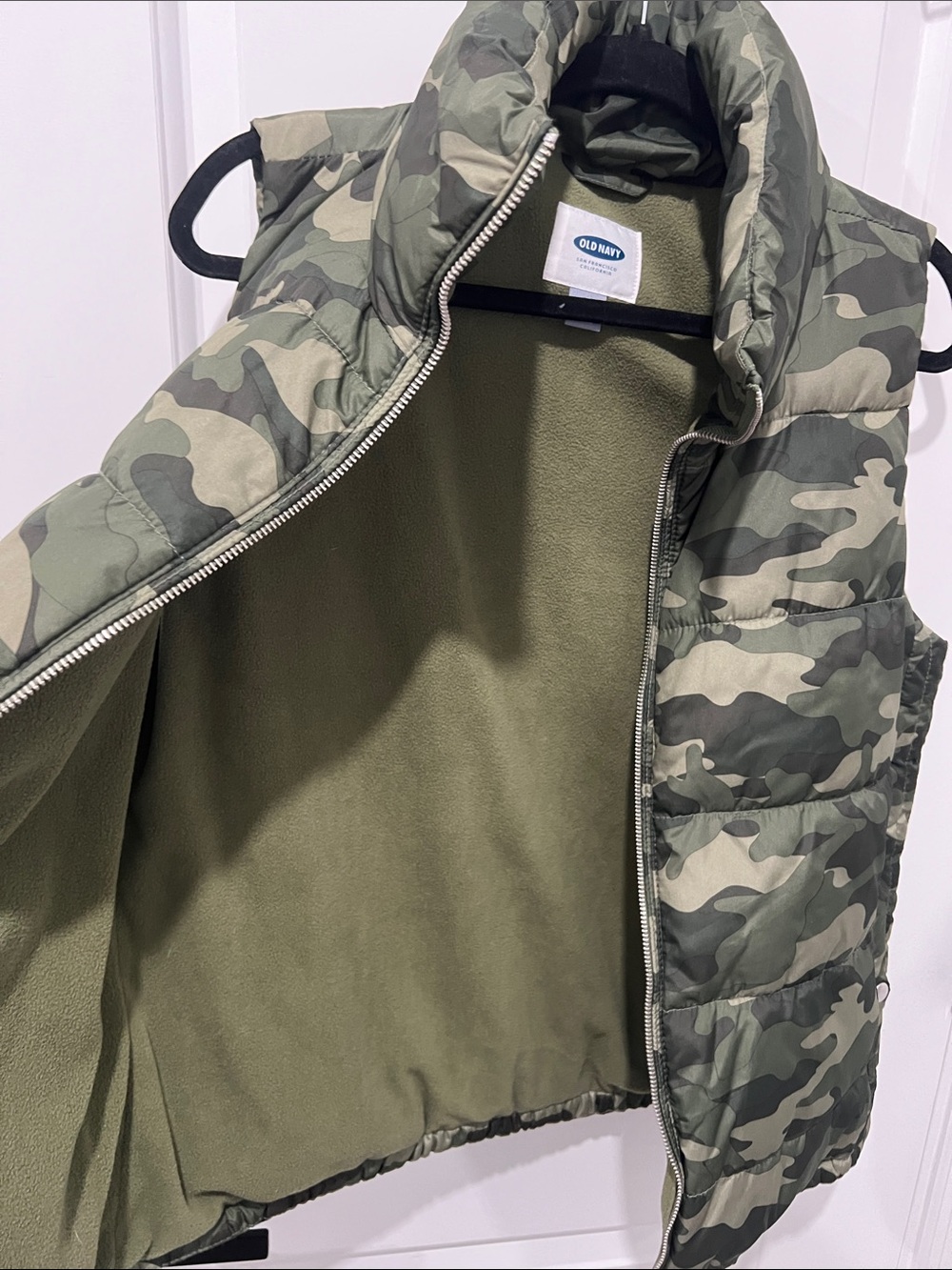 Old Navy Olive Green Camo Puffer Vest - Picture 6 of 6
